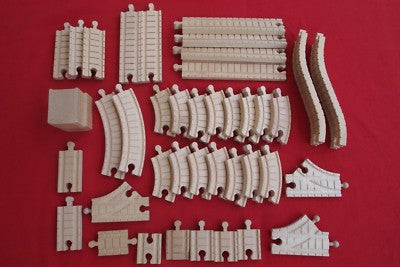 Lot No. 9 THOMAS &amp; FRIENDS Wooden Train Set