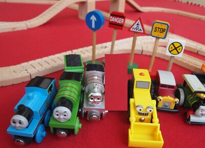 Lot No. 9 THOMAS &amp; FRIENDS Wooden Train Set
