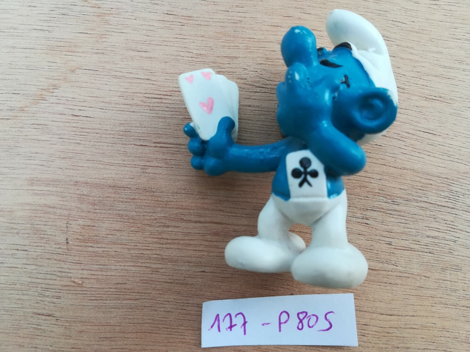 Smurf figurine 177: card player with pink heart, painted - Portugal 80 Schleich