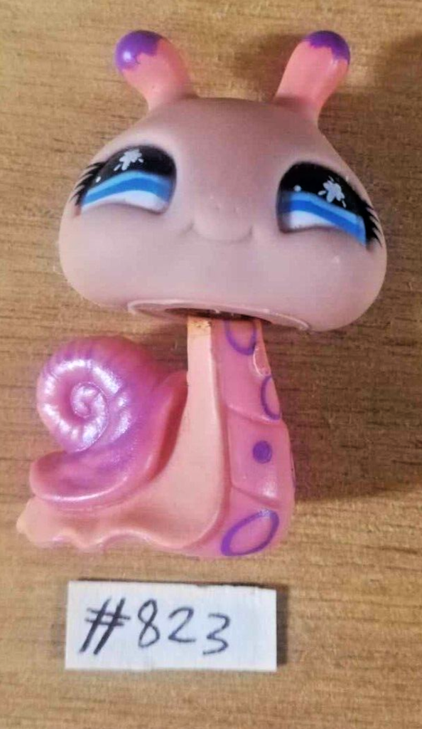 LITTLEST PETSHOP figurine: SNAIL #823 (snail)