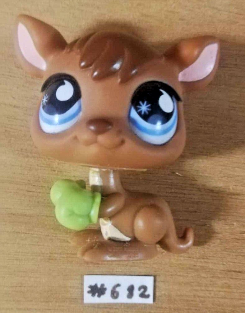 LITTLEST PETSHOP Figurine: KANGAROO #682 (kangaroo) + boxing gloves