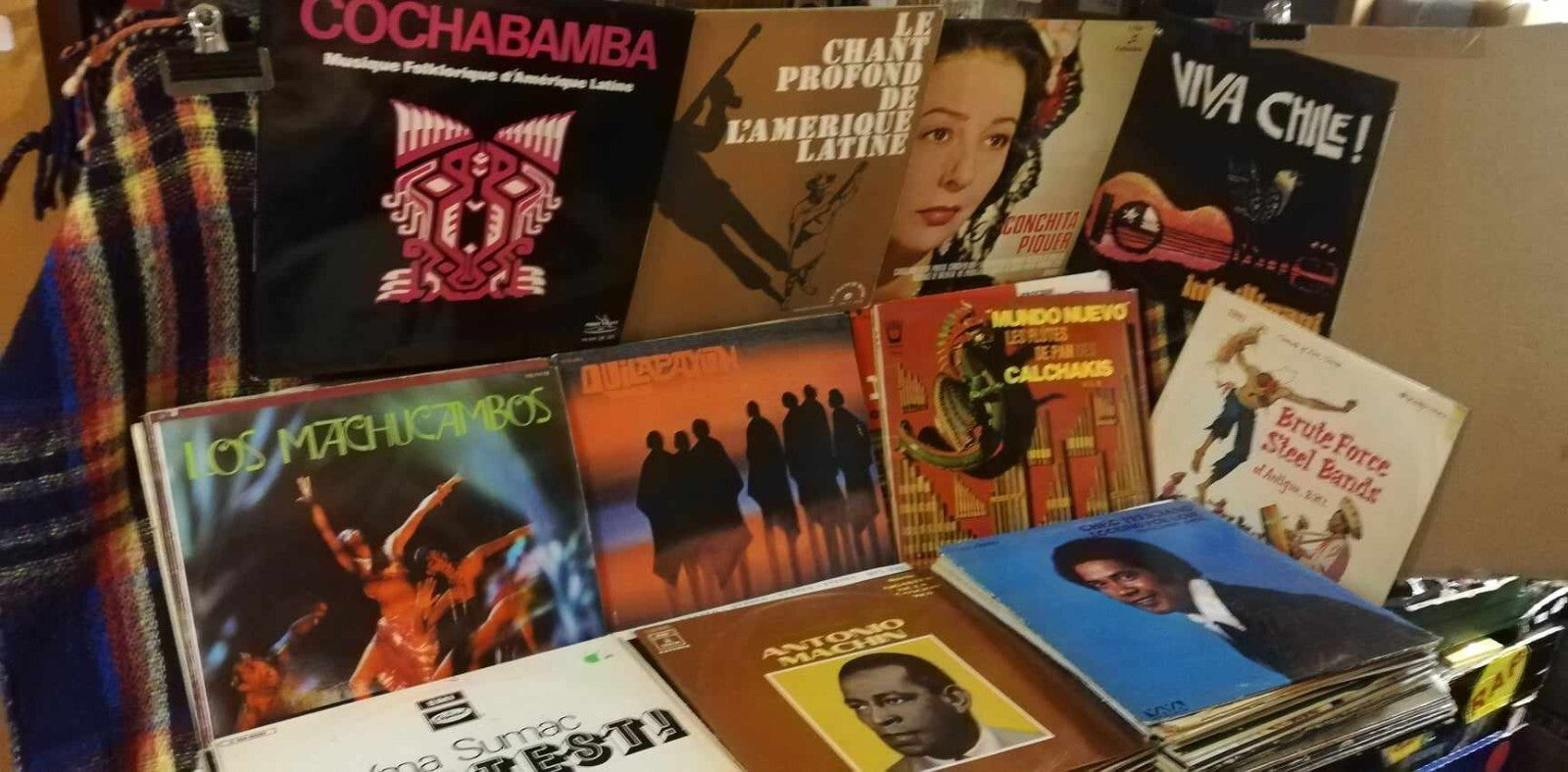 Lot of 100 33 RPM Latin-style vinyl records - Latin America/Spain/Salsa...