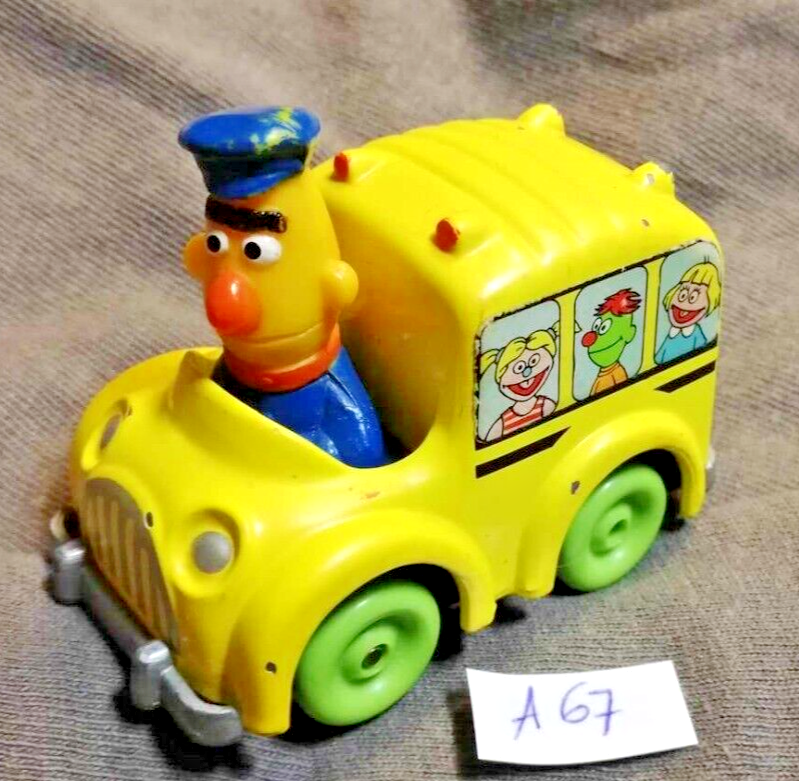 Voiture A67 Vintage School Bus BERT Rue Sesame street Playskool 1981 diecast