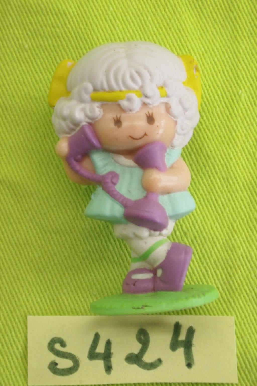 Strawberry Shortcake Figurine No. S424