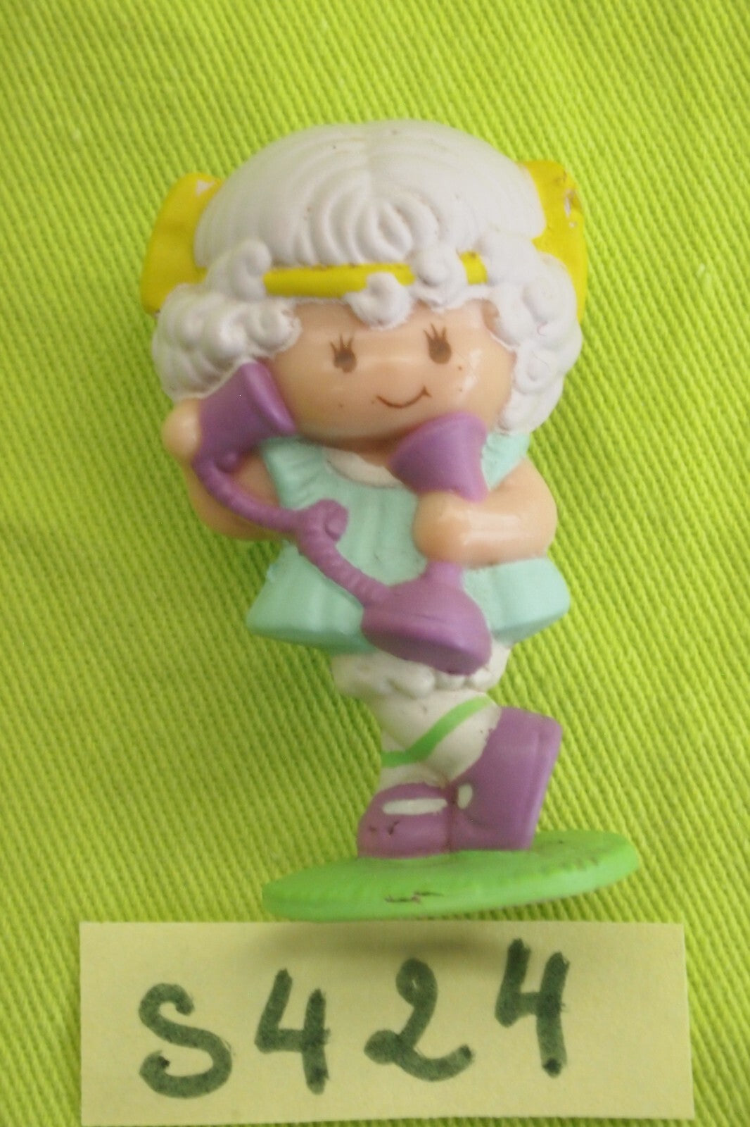 Strawberry Shortcake Figurine No. S424