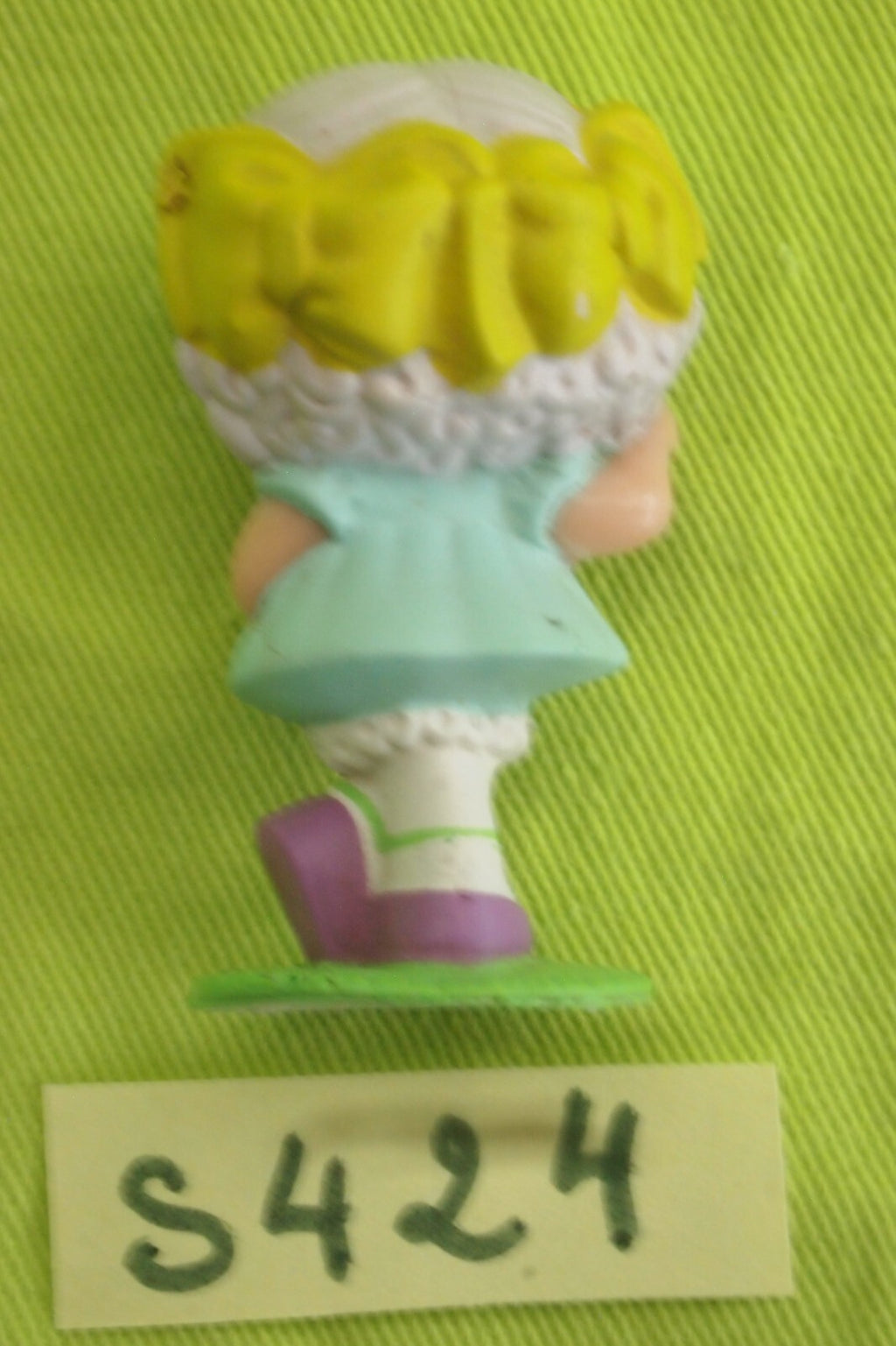 Strawberry Shortcake Figurine No. S424