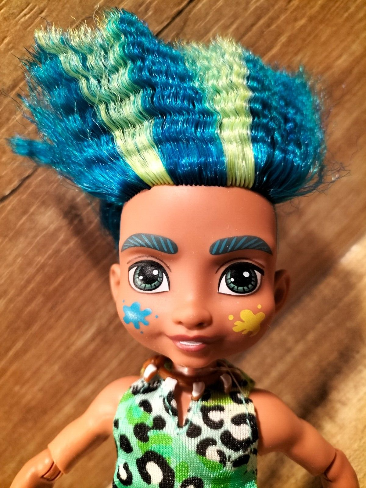 Doll No. T713: Slate the Prehistoric Cave Club Painter by Mattel - 23 cm