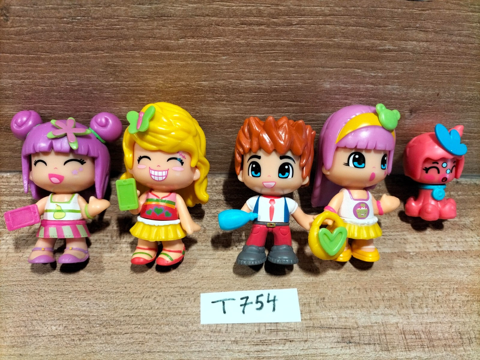 PINYPON T754 Famosa 5-figure set