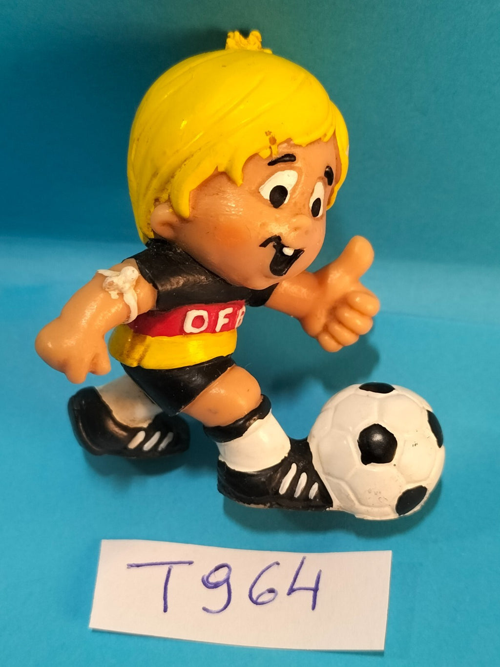 Figurine T964: 5 cm football mascot Bully 1982 DFB Germany National team FIFA