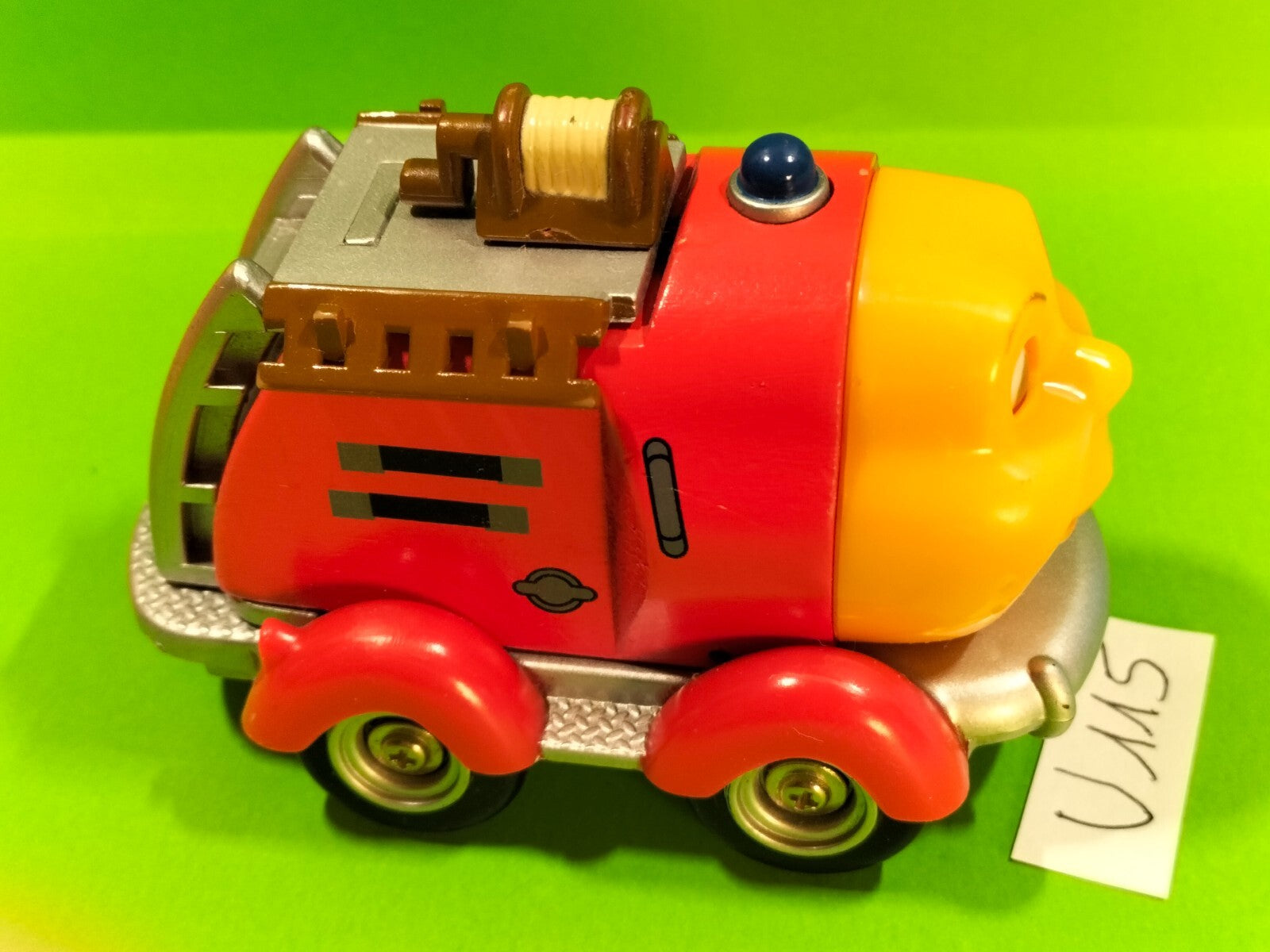 Figurine U115: Fire truck Revvin Evan Fire truck Jay Jay Jet plane 2002 9cm
