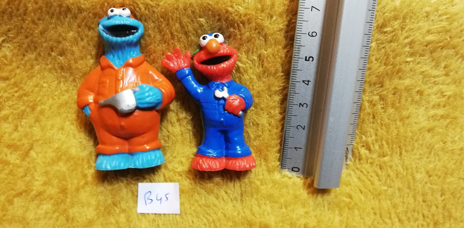 Lot B45 : 2 Figurines RUE SESAME street Mécaniciens Henson Elmo/Cookie Monster