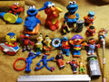 Lot B60 : 22 Figurines & Jouets RUE SESAME street Henson