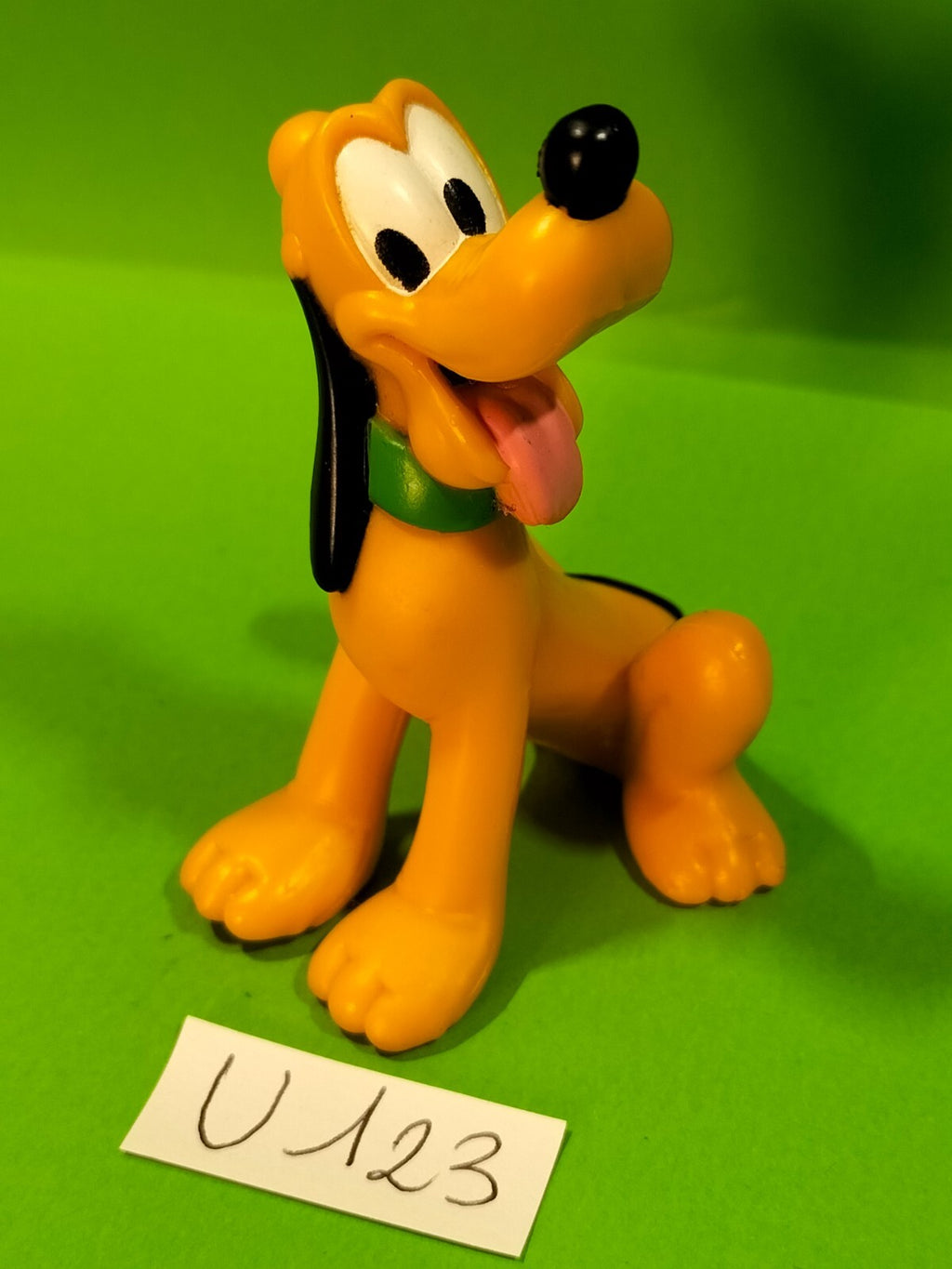 Figurine U123: Pluto Sitting - Mickey Mouse's Dog Disney 7cm