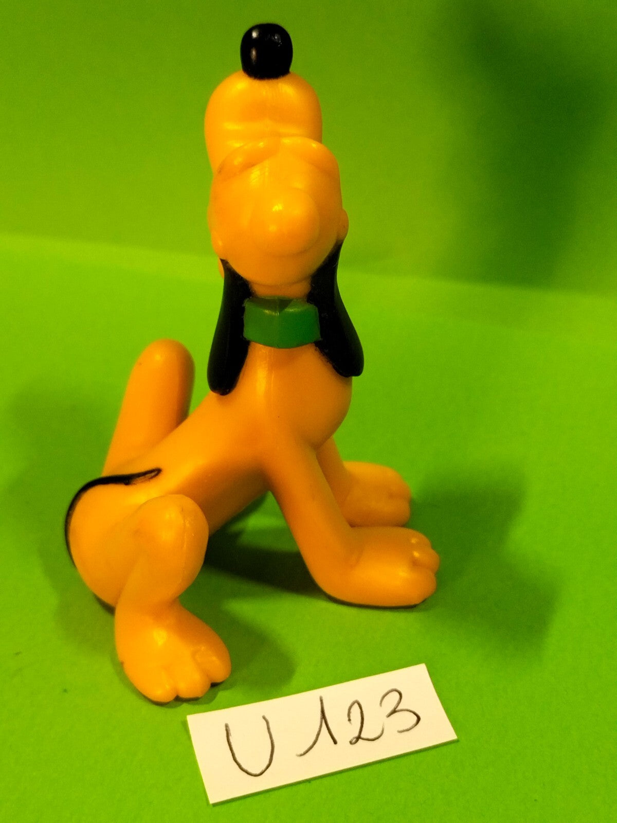 Figurine U123: Pluto Sitting - Mickey Mouse's Dog Disney 7cm