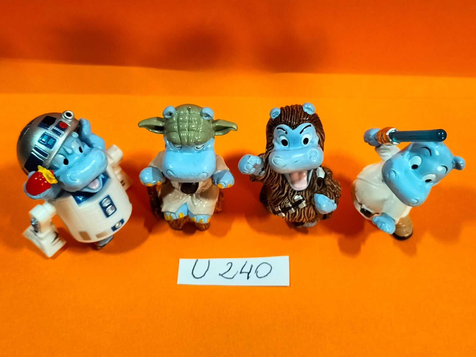 Lot U240: 4 Kinder Germany Happy Hippo Star wars figurines 4cm