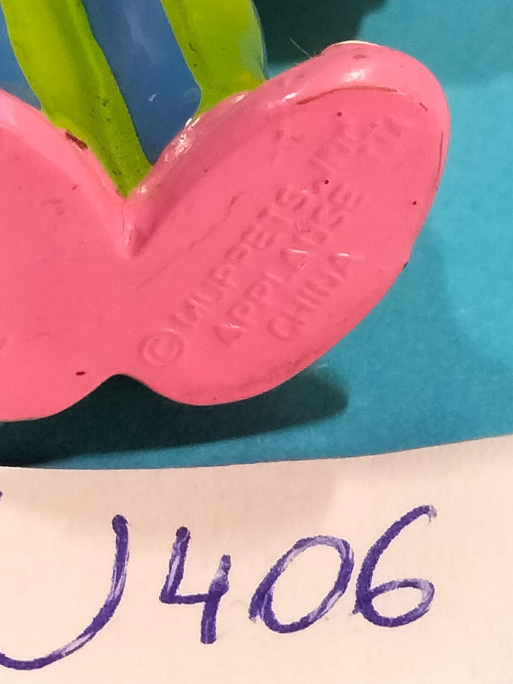 Figura de Barrio Sésamo U406: Reloj despertador pijama de Bert - Henson Muppets Inc