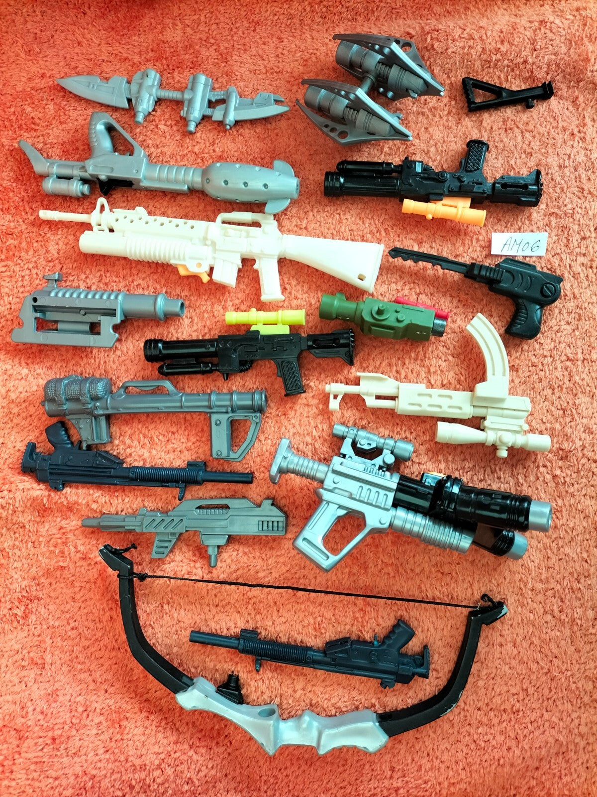 Action-Man Lot AM06: 18 weapons (pistols, rifles)