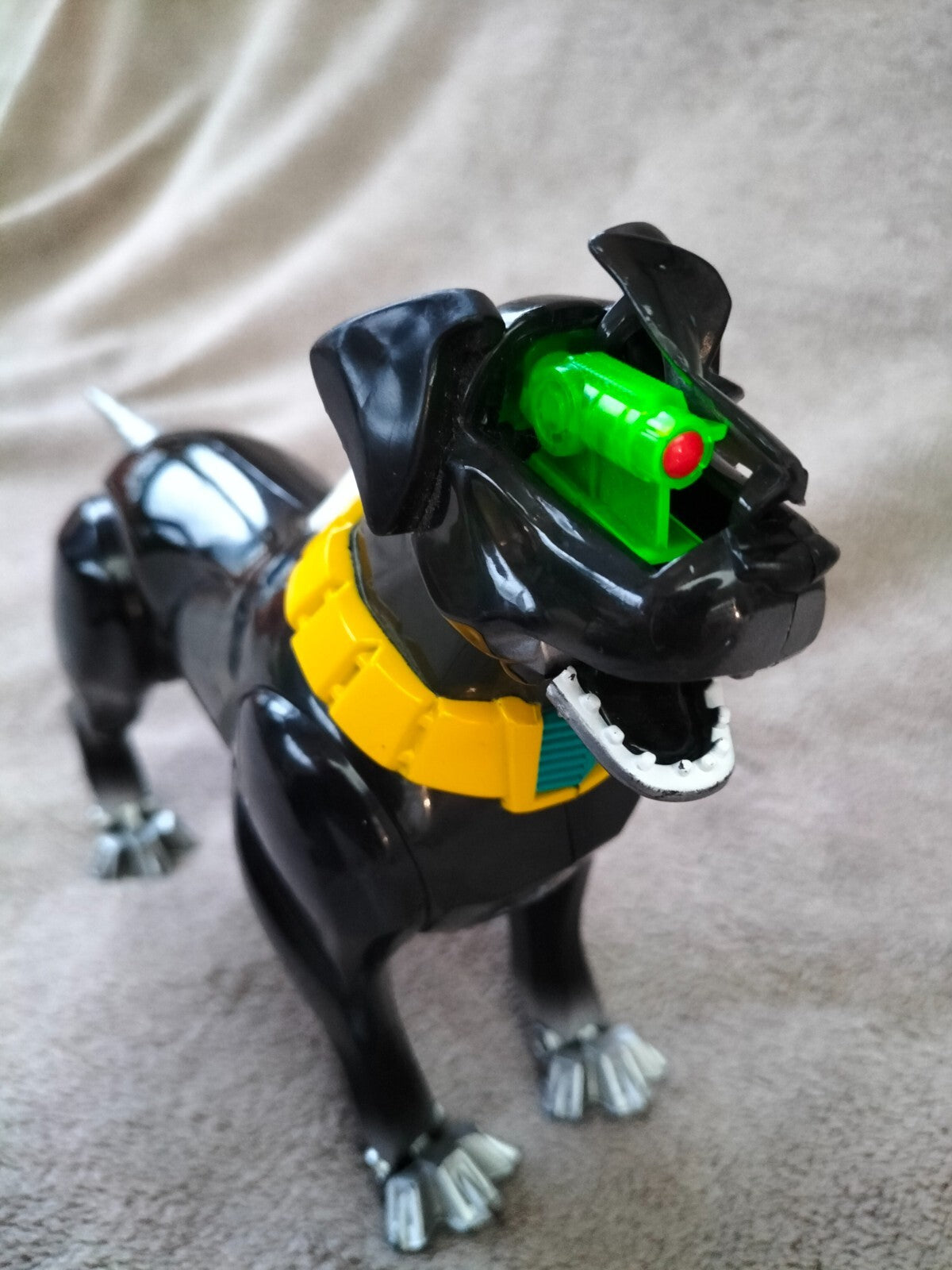 Action-Man AM40: Toxic Dog K900 ATOM Mecha bionic cyber dog Hasbro 2006