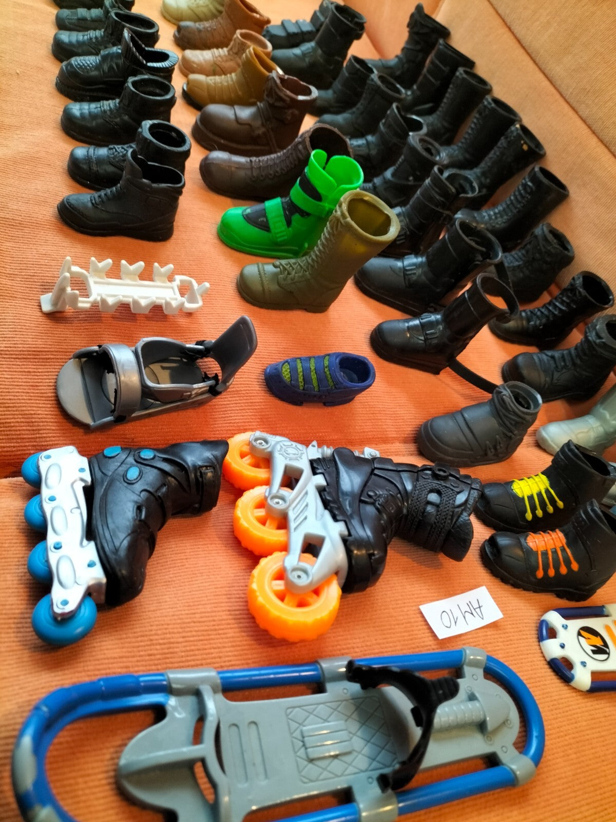 Action-Man AM10 Lot: Mismatched Boots &amp; Shoes