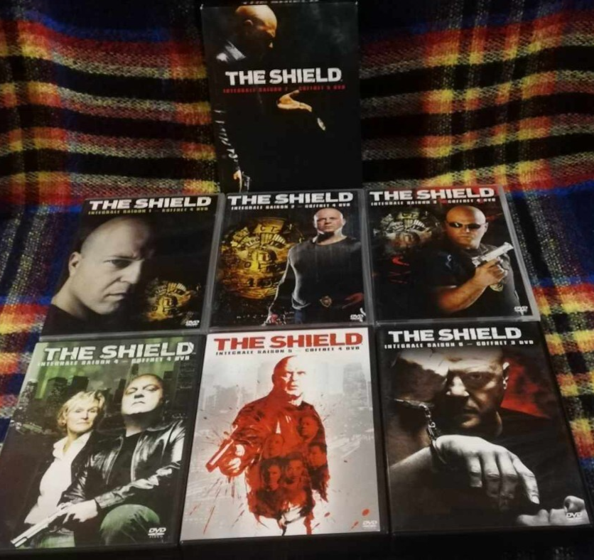 The Shield series 7 seasons on DVD