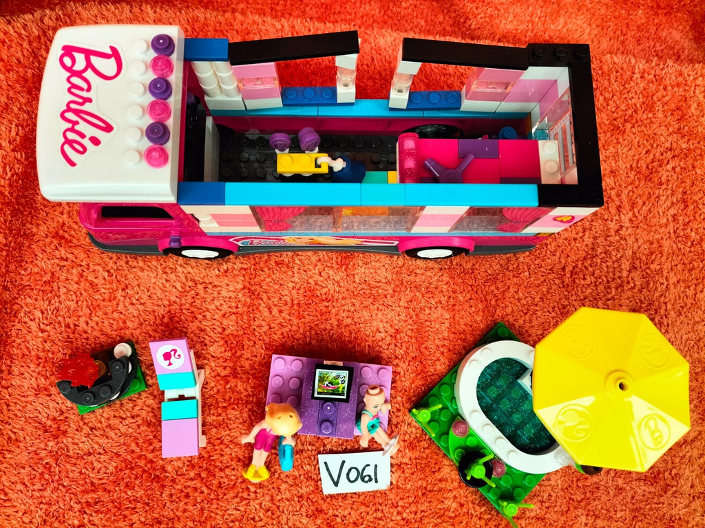 Lot V061: MEGA BLOKS BARBIE camper van 80293 Luxury camper Build 'n Play