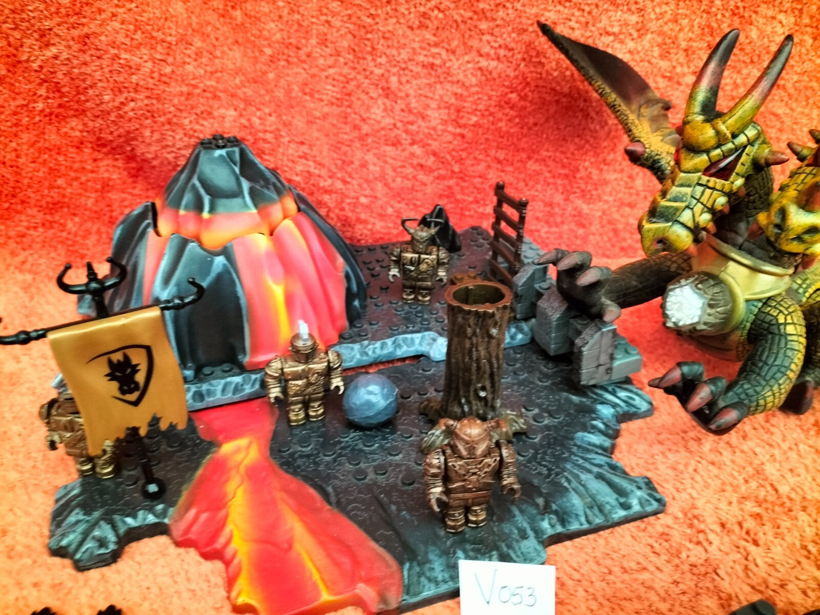 Lot V053: Volcano &amp; Dragon Fire Mountain 9882 Mega Bloks, almost complete, rare