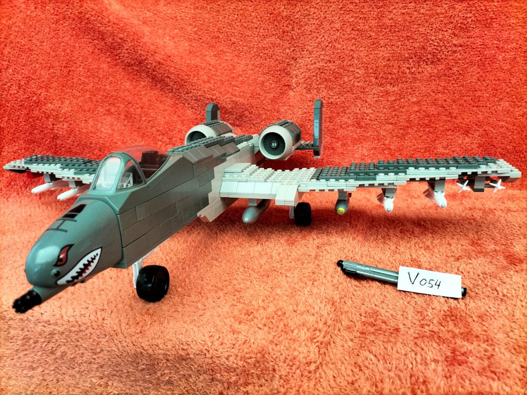 Lot V054: Mega Bloks 3707 Air Force Warthog airplane (rare)