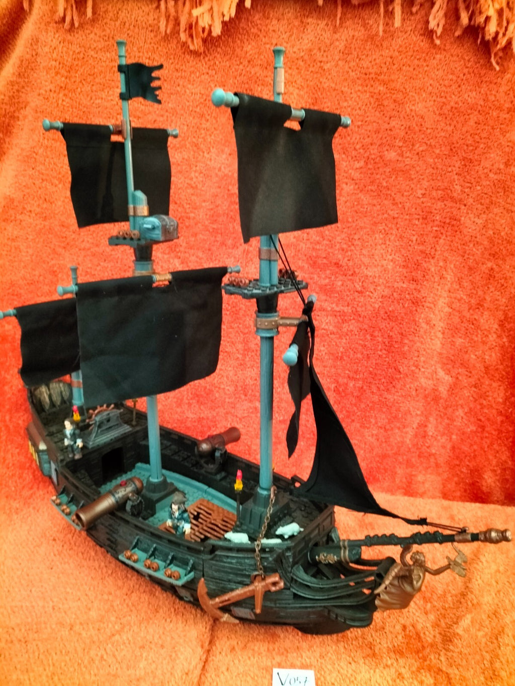 Lot V057: Pirates of the Caribbean Black Pearl Ship Mega Bloks 1017