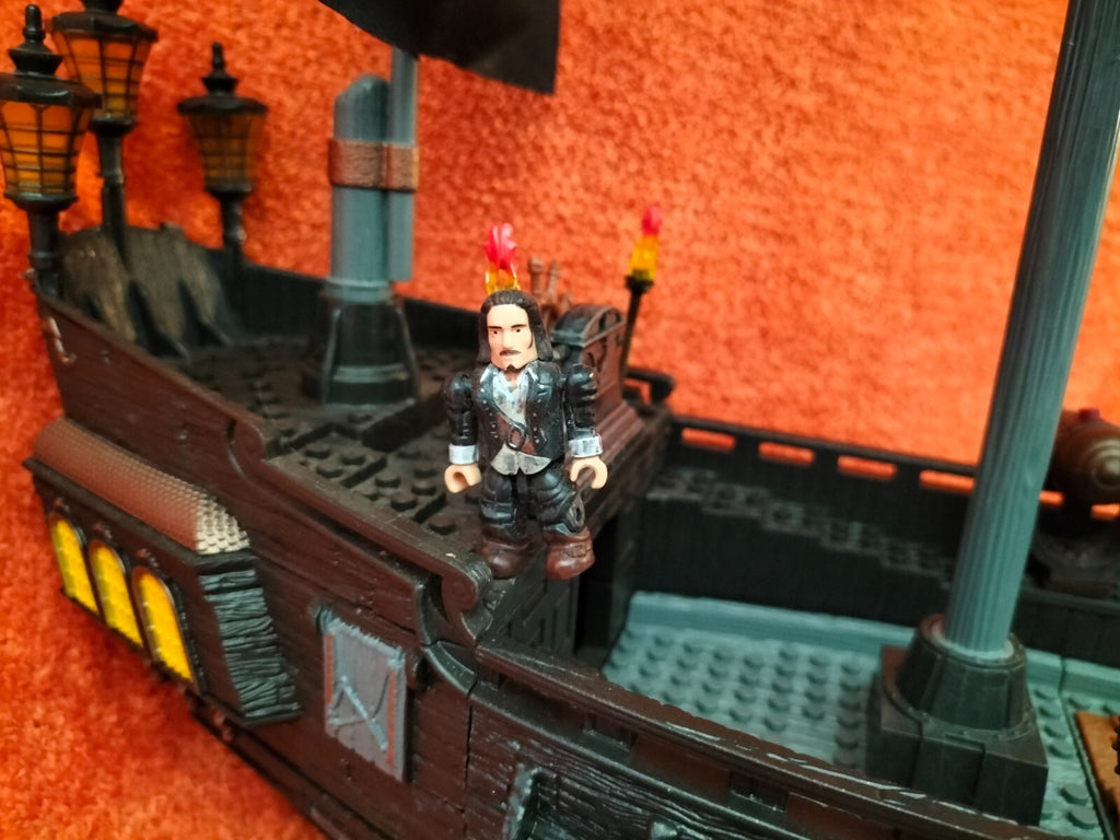 Lot V057: Pirates of the Caribbean Black Pearl Ship Mega Bloks 1017