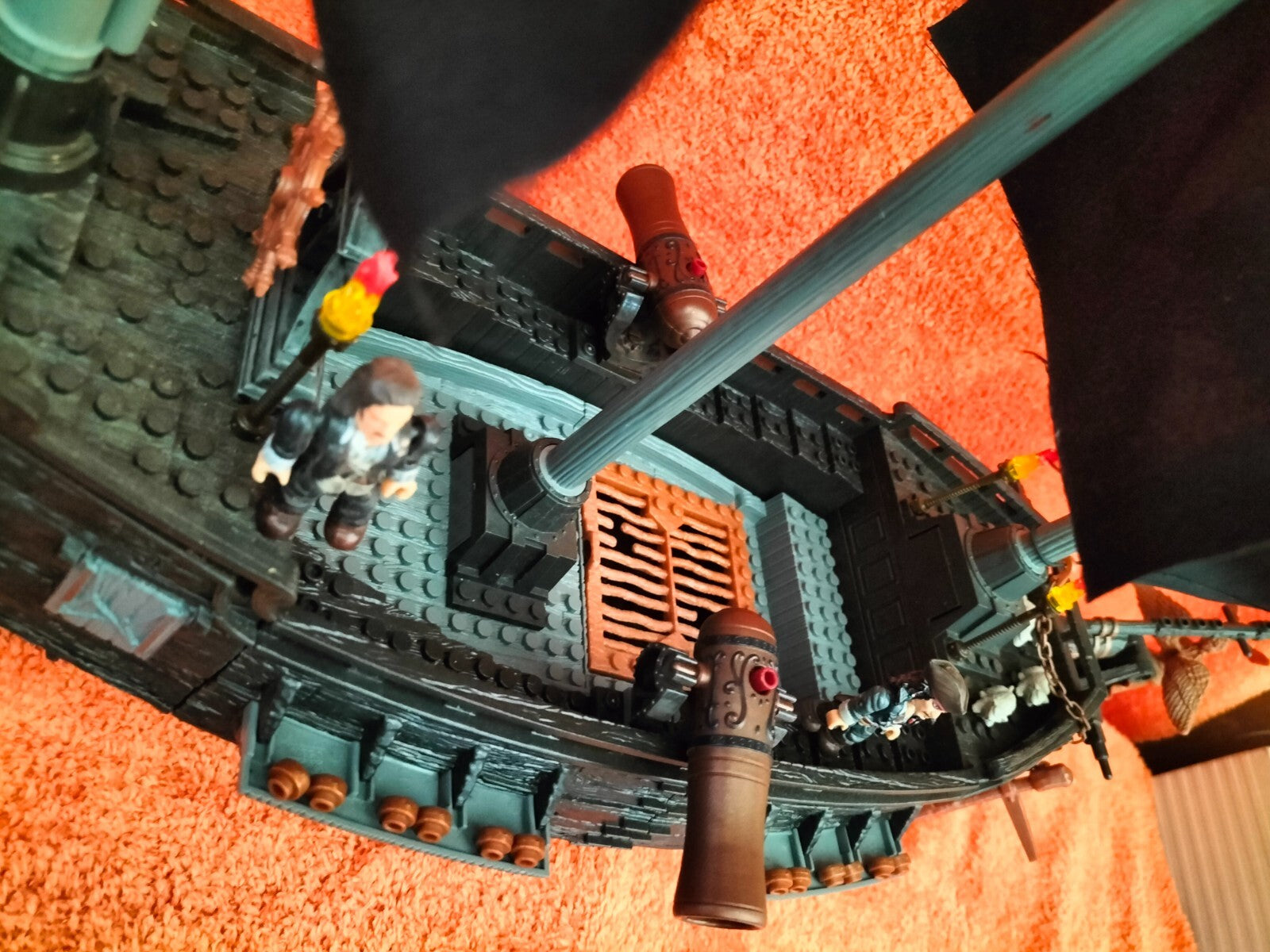 Lot V057: Pirates of the Caribbean Black Pearl Ship Mega Bloks 1017