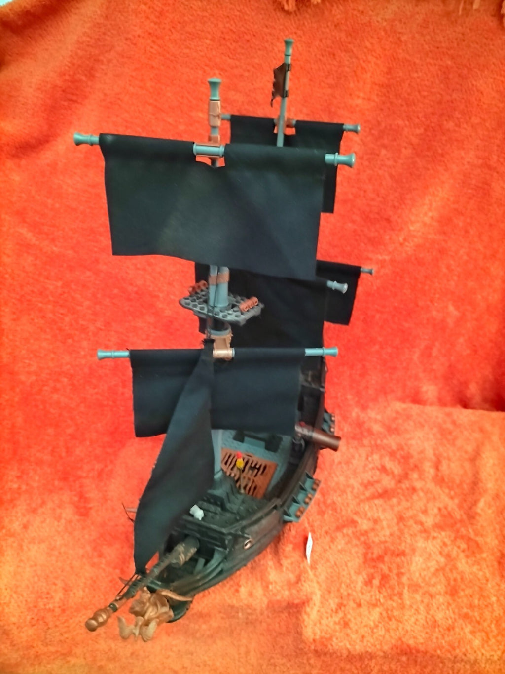 Lot V057: Pirates of the Caribbean Black Pearl Ship Mega Bloks 1017