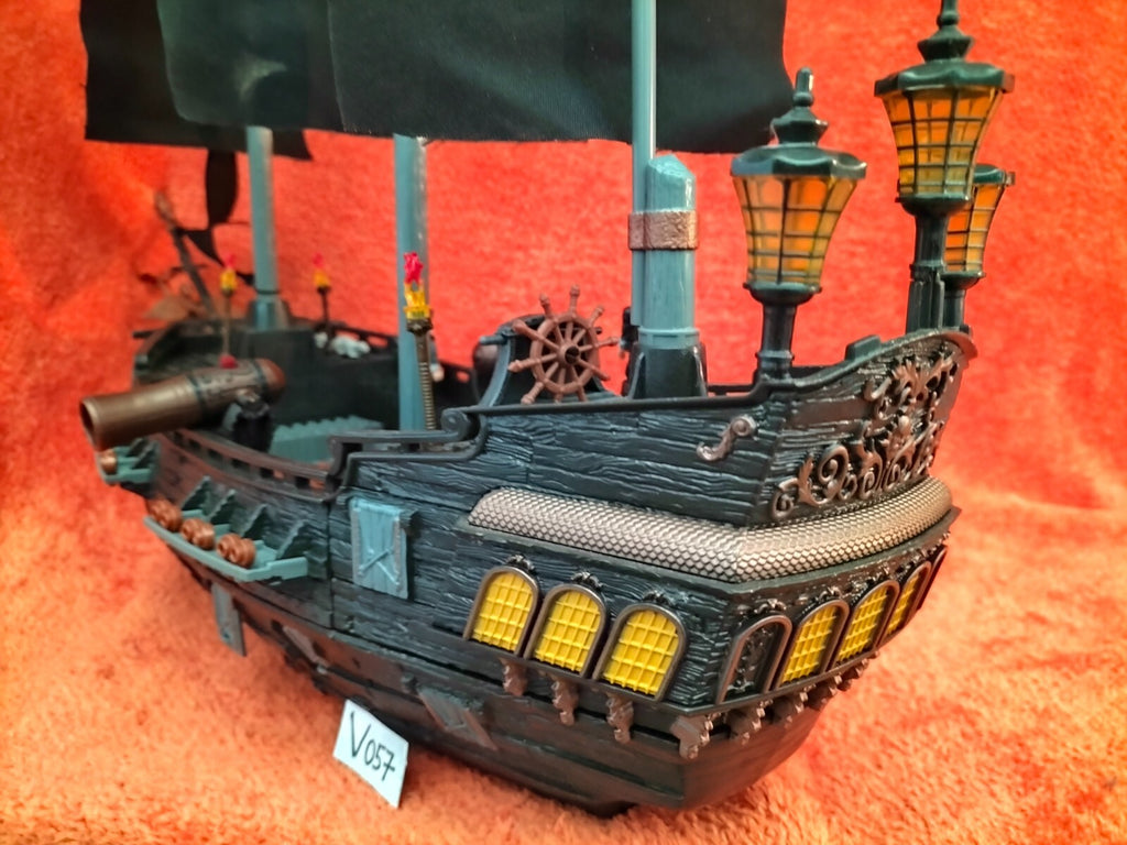 Lot V057: Pirates of the Caribbean Black Pearl Ship Mega Bloks 1017