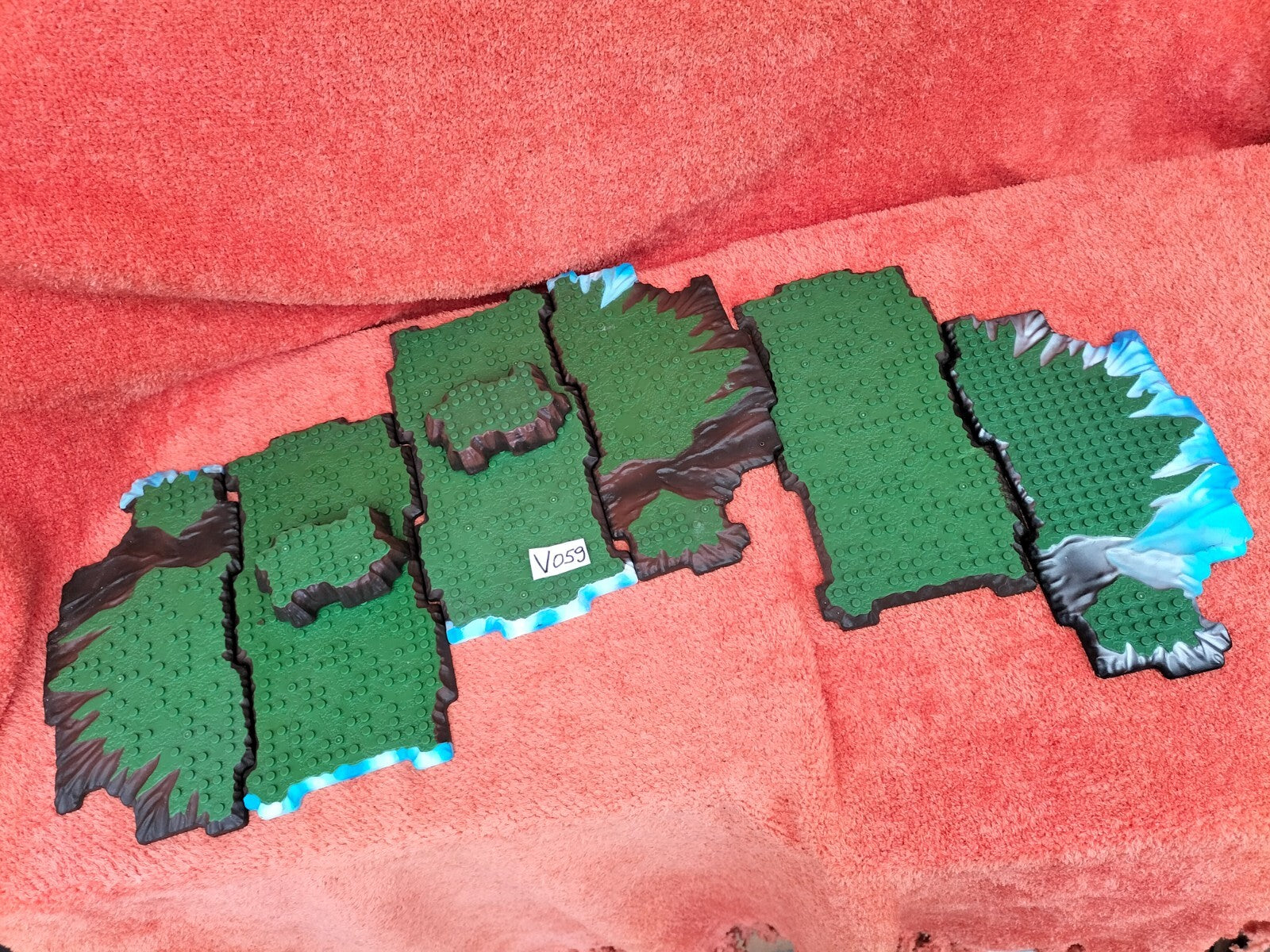 Lot V059: Lot of plates - Castle terrain base plates Mega Bloks