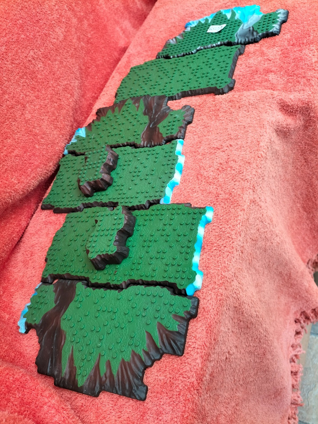 Lot V059: Lot of plates - Castle terrain base plates Mega Bloks