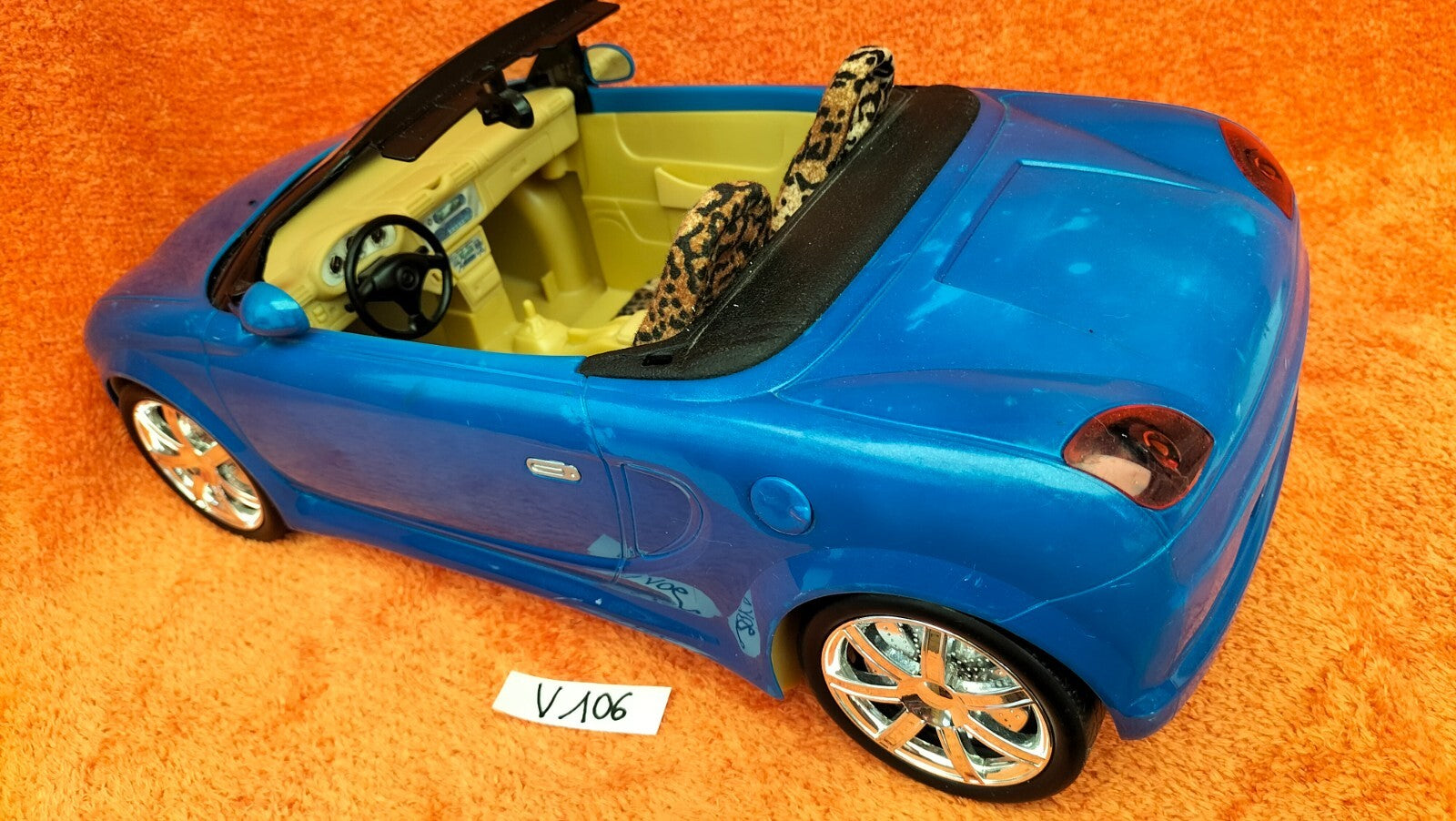 Lot V106: Barbie My Scene Convertible Car 40x20 cm Mattel 2003