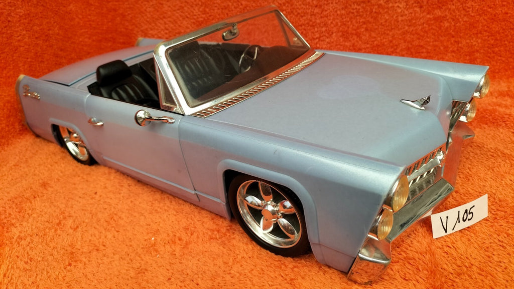 Lot V105: 2002 Bratz Cadillac Convertible Car with FM Radio 45x20cm