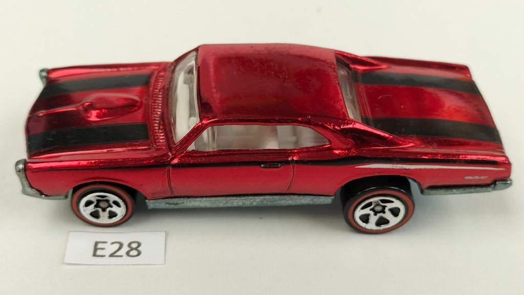 Car E28 Hot Wheels Classics '67 PONTIAC GTO red lines rare