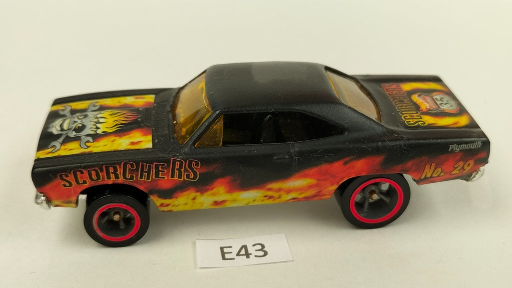 Car E43 Hot Wheels '70 Plymouth Roadrunner HIGHWAY 35 WORLD RACE Scorchers