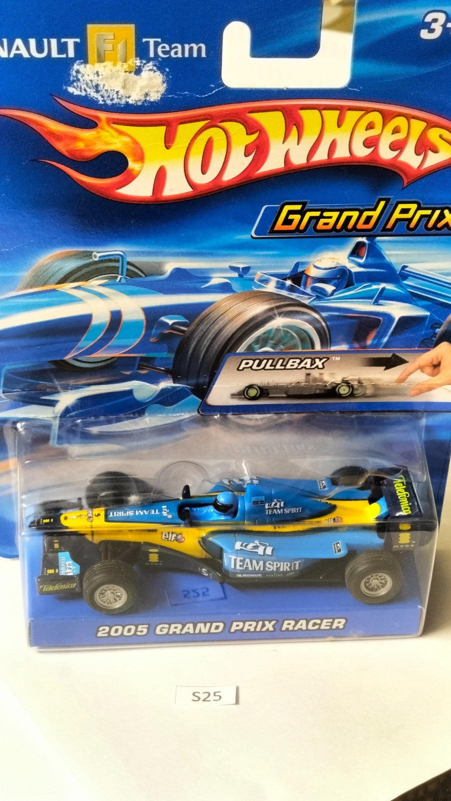 Hot Wheels S25 Grand Prix F1 Formula 1 Renault 2005 car, new in blister pack