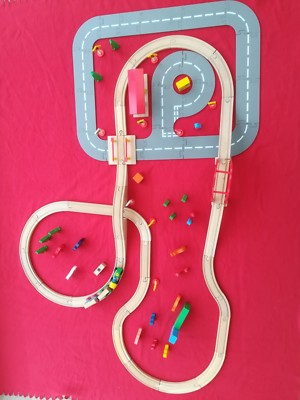 Lot No. A01 Imaginarium Railway wooden train and car set, 150 cm x 100 cm