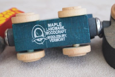 Train No. 4 Noah's Ark + magnetic wooden elephant and giraffe wagons MAPLE USA