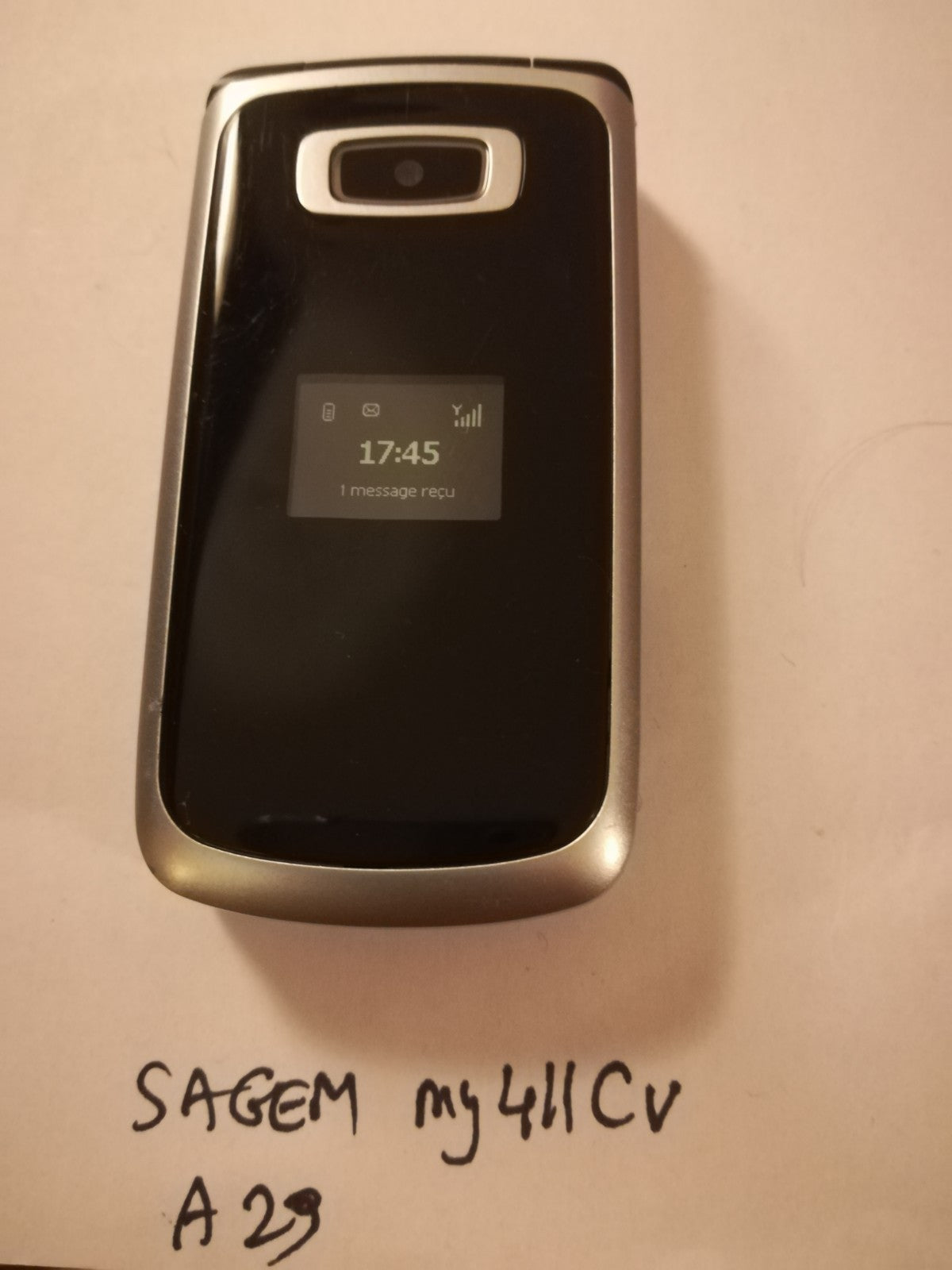 Collectible dummy phone / Dummy phone No. A29: SAGEM my411CV