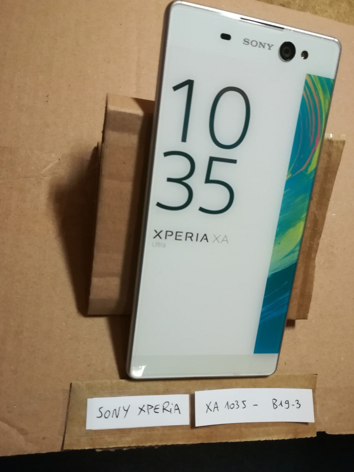 Dummy mobile phone/smartphone #B19-3: Sony Xperia XA Ultra white