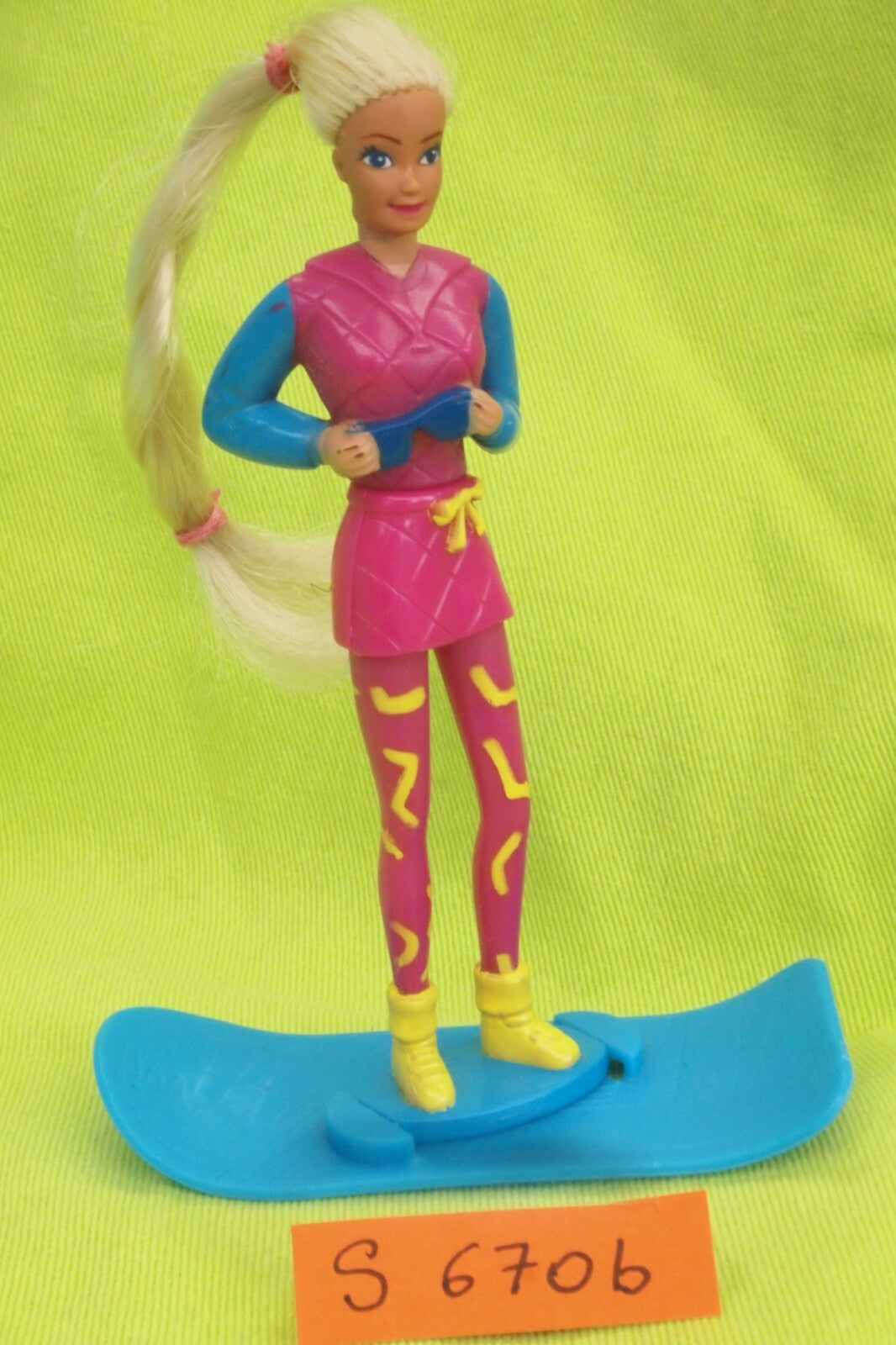 Doll S670: Mini Barbie McDonald USA 10cm Snowboard 1995