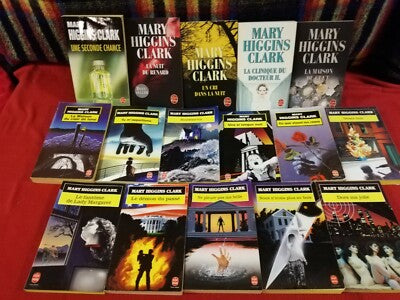 3 paperback books to choose from (see photos) (€6 for all 3): Higgins Clark, Macdonald, Cornwell