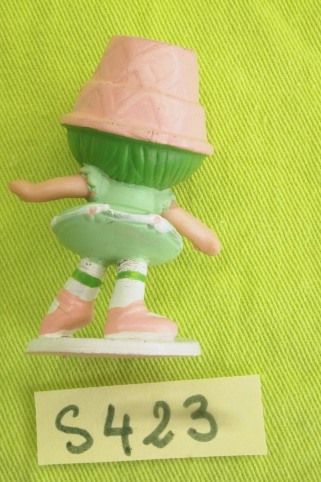 Strawberry Shortcake Figurine No. S423