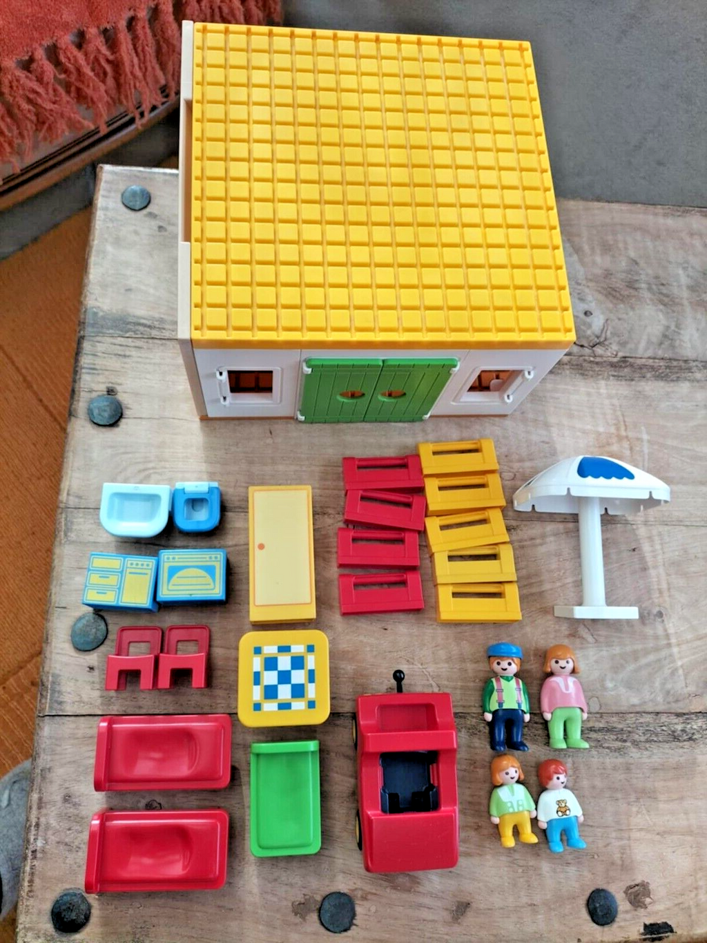 Playmobil 123: Farmhouse + 4 figures + car