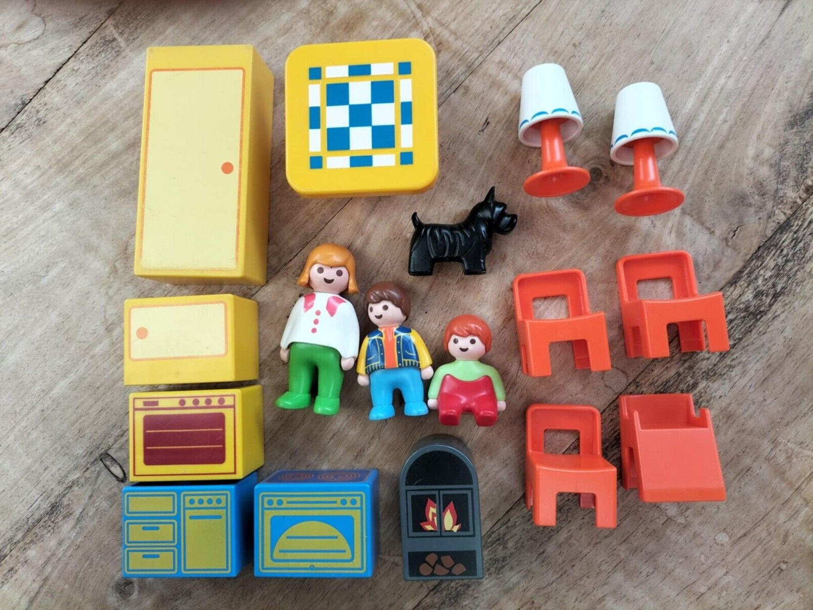 Playmobil 123: Furniture + 3 figures + dog + fireplace