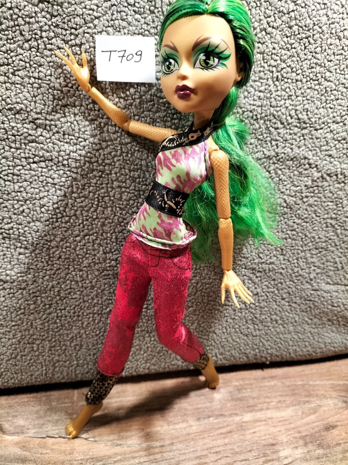 MONSTER HIGH doll N°T709: Mattel Scaremester doll Jinafire long - 28cm