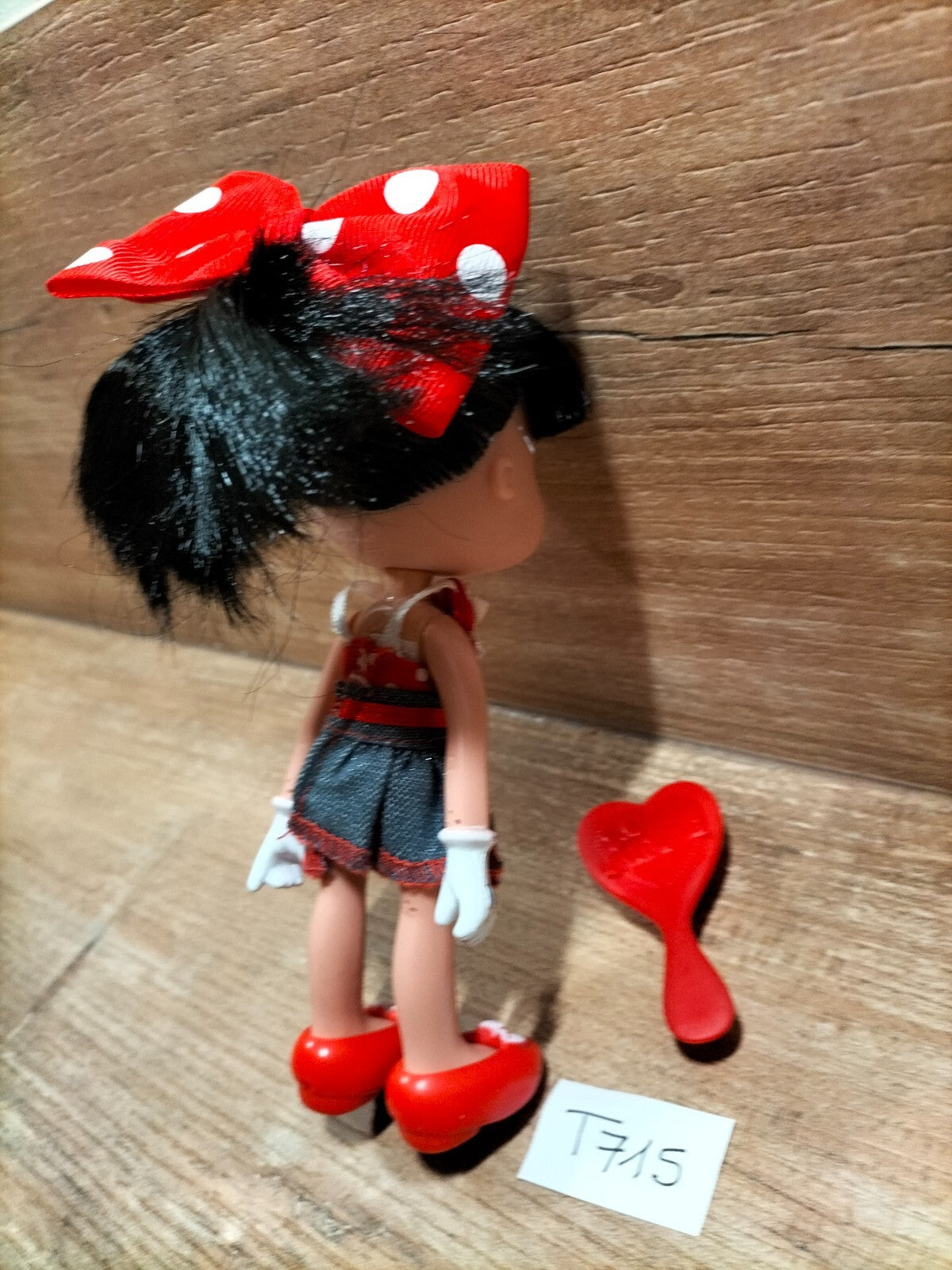 Doll No. T715: I LOVE MINNIE Disney - 30 cm